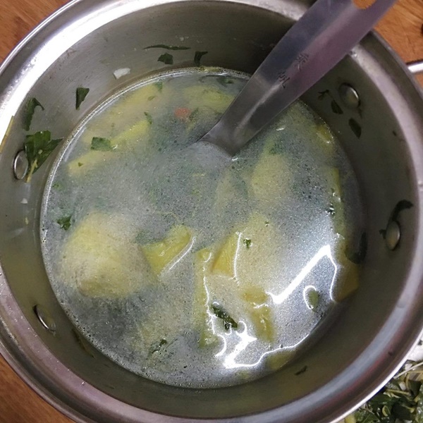 Con dâu bảo thích ăn da cá, mẹ chồng phần cho mâm cơm khiến cô khóc dở mếu dở-3