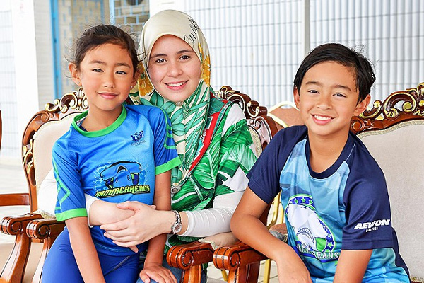 Điều ít biết về người nắm giữ trái tim Thái tử giàu có bậc nhất châu Á: 17 tuổi đã kết hôn, sinh 4 con vẫn được chồng yêu chiều hết mực-5