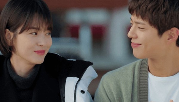 Tình cờ chứng kiến cảnh tượng mẹ đẻ ngồi ăn cơm cùng giúp việc, nàng dâu đau đớn nhận ra sự nhẫn tâm của mẹ chồng-1