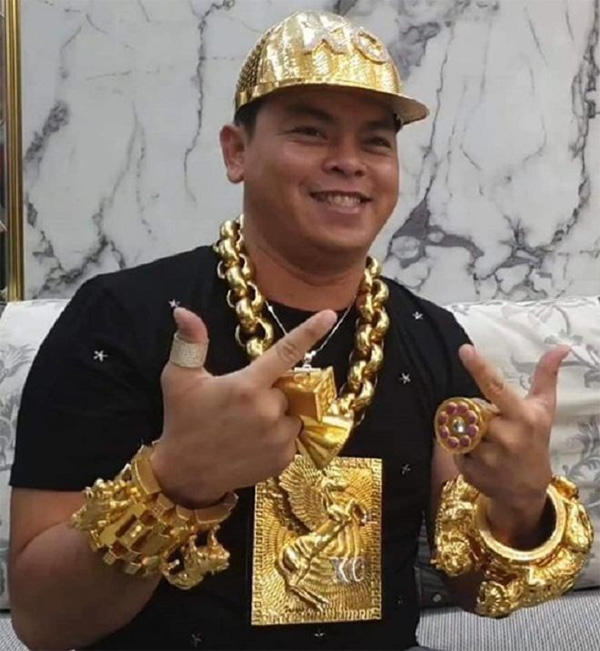 Cái kết đắng của người đàn ông thích khoe vàng hơn cả Phúc XO-1