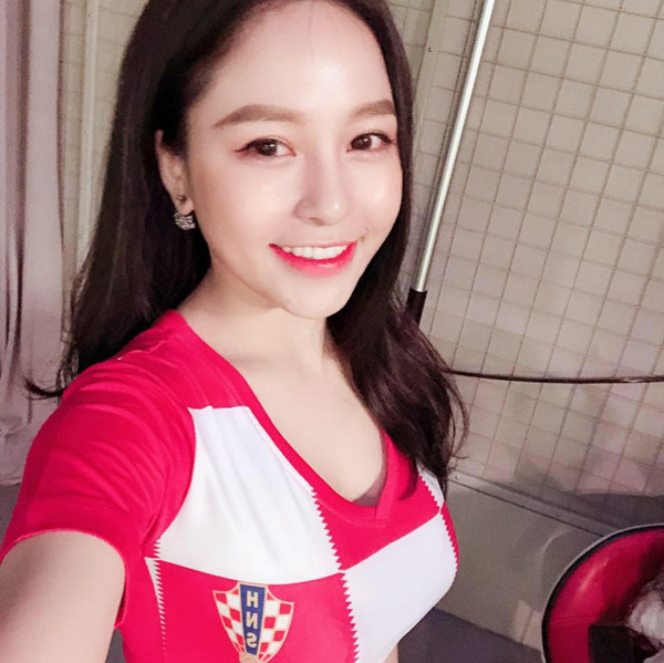 Trâm Anh và dàn hot girl World Cup ngày càng gợi cảm sau 1 năm-3