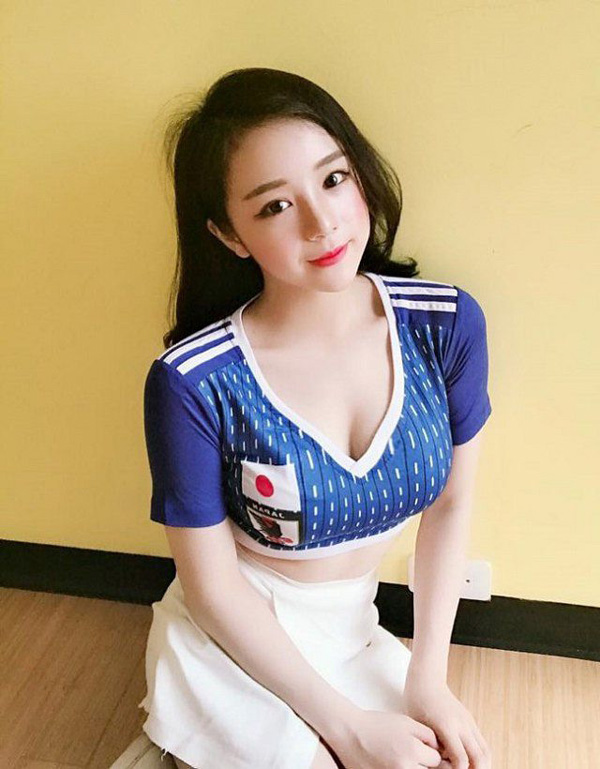 Trâm Anh và dàn hot girl World Cup ngày càng gợi cảm sau 1 năm-13