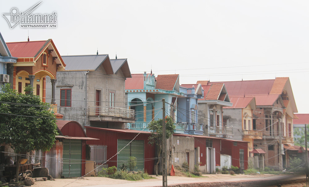 Osin xứ người: Bưng bát cơm ngồi góc bếp, 2 hàng nước mắt chảy dài-2