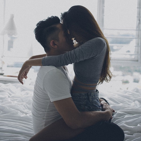 Các cô gái ơi đừng trở thành kẻ đáng thương, hãy yêu thôi đừng yêu quá!-1