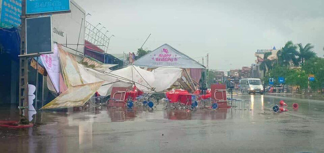 Cô dâu chú rể bật khóc khi thấy khung cảnh tan hoang trong đám cưới ngày hôm qua-1