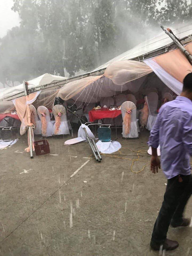 Cô dâu chú rể bật khóc khi thấy khung cảnh tan hoang trong đám cưới ngày hôm qua-4