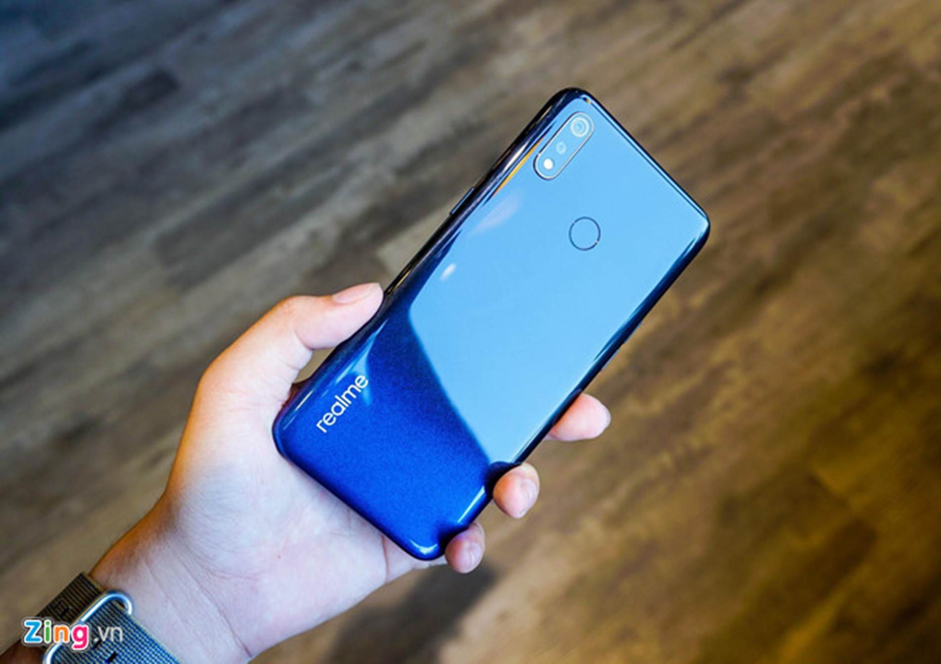 Loạt smartphone pin trâu, giá dưới 5 triệu đồng đang bán tại VN-4