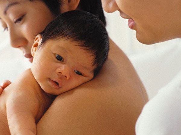 Về nhà, nhìn thấy mâm cơm ở cữ của vợ, tôi giận dữ hất cả mâm ra sân vì không thể ngờ được sự quá đáng của mẹ mình-2