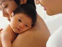Về nhà, nhìn thấy mâm cơm ở cữ của vợ, tôi giận dữ hất cả mâm ra sân vì không thể ngờ được sự quá đáng của mẹ mình Về nhà, nhìn thấy mâm cơm ở cữ của vợ, tôi giận dữ hất cả mâm ra sân vì không thể ngờ được sự quá đáng của mẹ mình