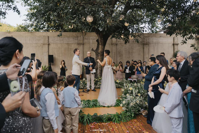 Chồng cũ Hồng Nhung lần đầu xuất hiện sau đám cưới xa hoa với vợ mới-2