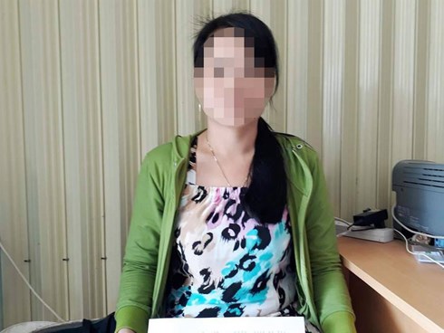 Phụ huynh học sinh nghi dâm ô bé gái 10 tuổi trong trường học: Thấy bé dễ thương nên tôi mới ôm và hôn nhẹ một cái