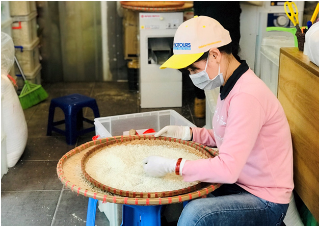 Lạ Hà Nội: Đến giờ nấu cơm mới đi xay lúa, gạo chỉ để được 1 tuần-2