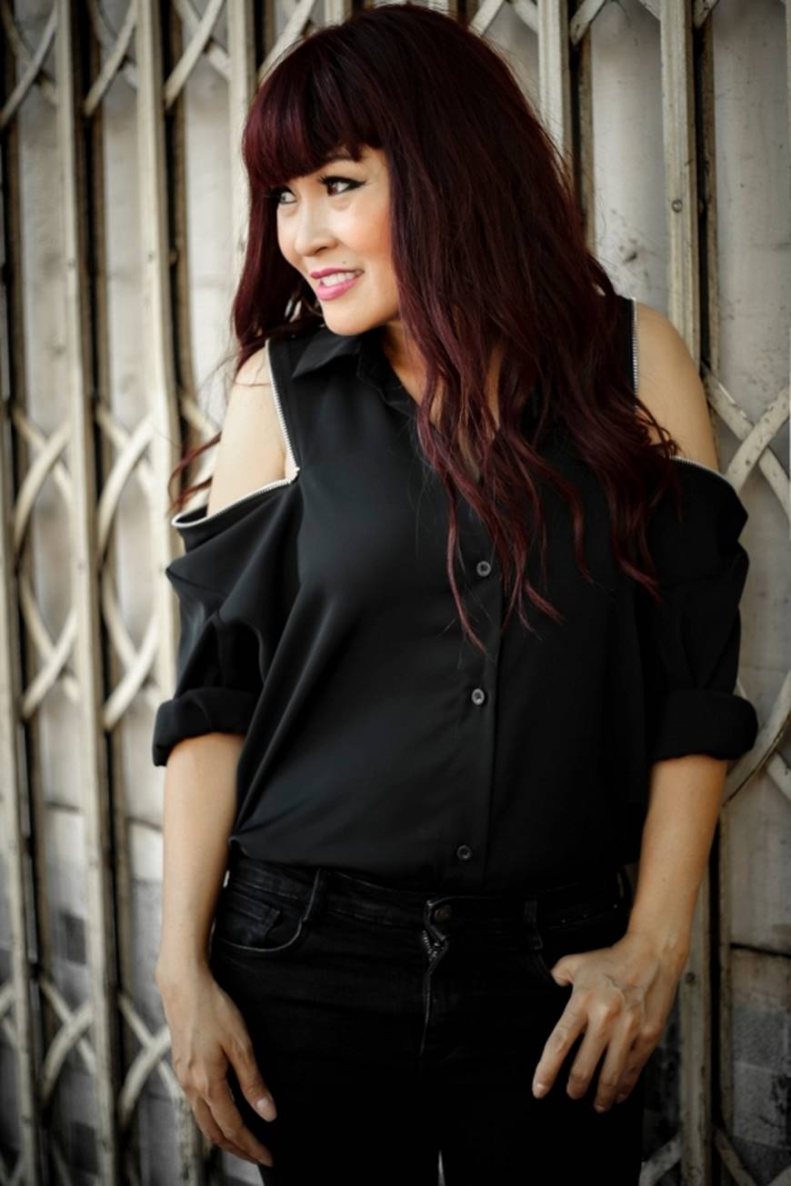 Chỉ một tông đen, Phương Thanh vẫn cực chất với thần thái rạng ngời-10