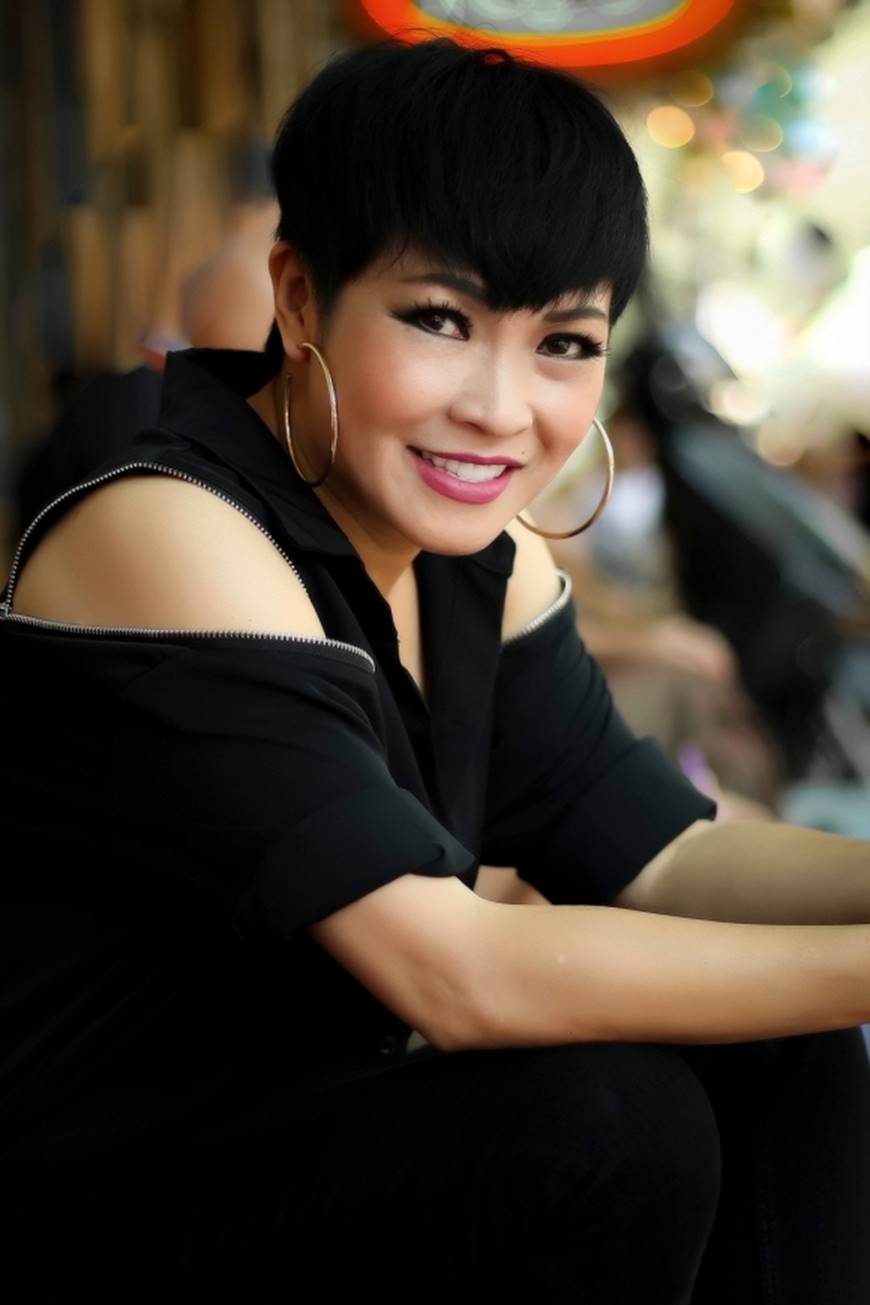 Chỉ một tông đen, Phương Thanh vẫn cực chất với thần thái rạng ngời-2