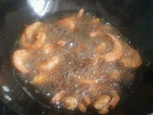 Làm tôm chiên ngon kiểu này, cả nhà ăn cả thịt lẫn vỏ không muốn bỏ thứ gì-3