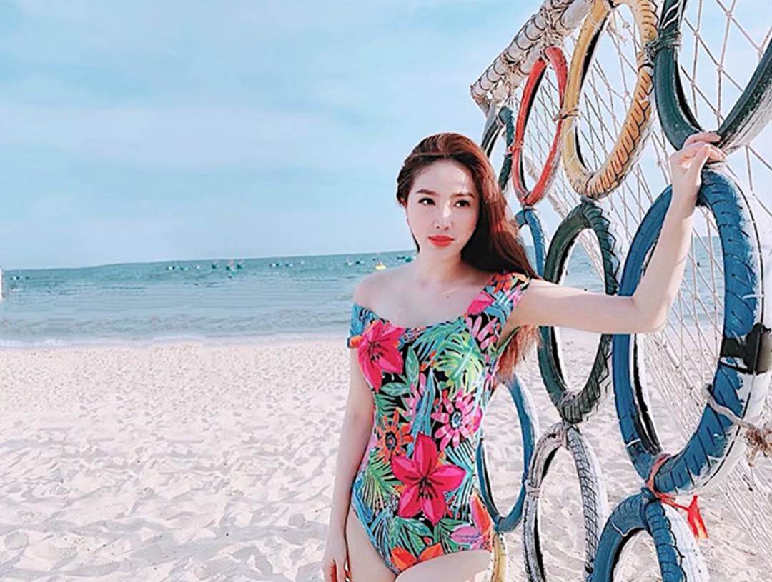 Đàm Thu Trang - Cường Đô La khoe ảnh nghỉ lễ, Jun Vũ gợi cảm ở Hồ Tràm-4