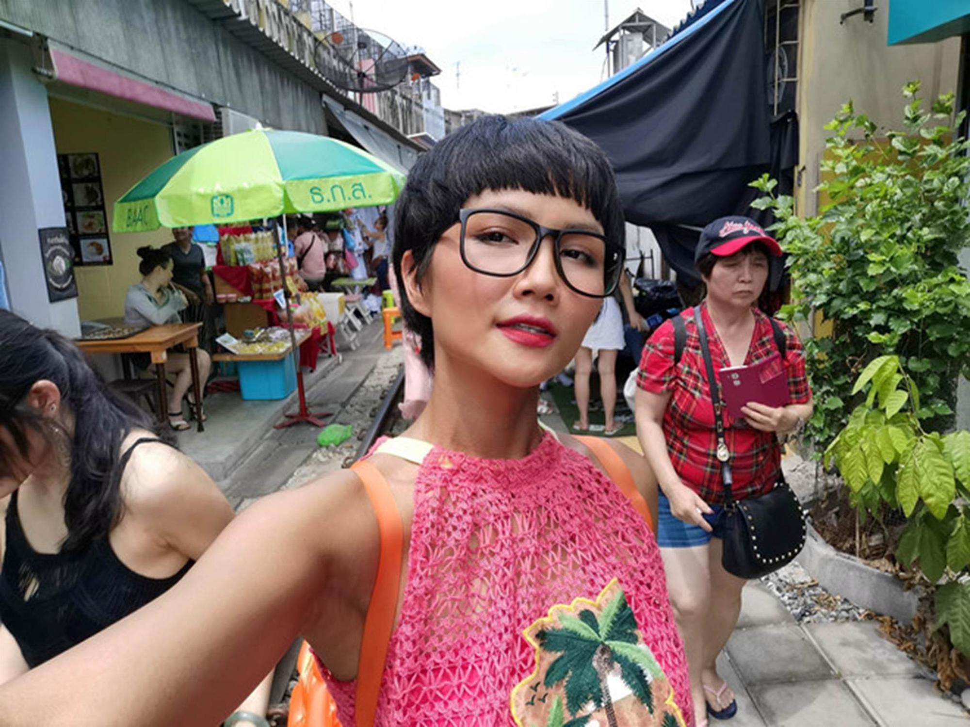 Đàm Thu Trang - Cường Đô La khoe ảnh nghỉ lễ, Jun Vũ gợi cảm ở Hồ Tràm-6