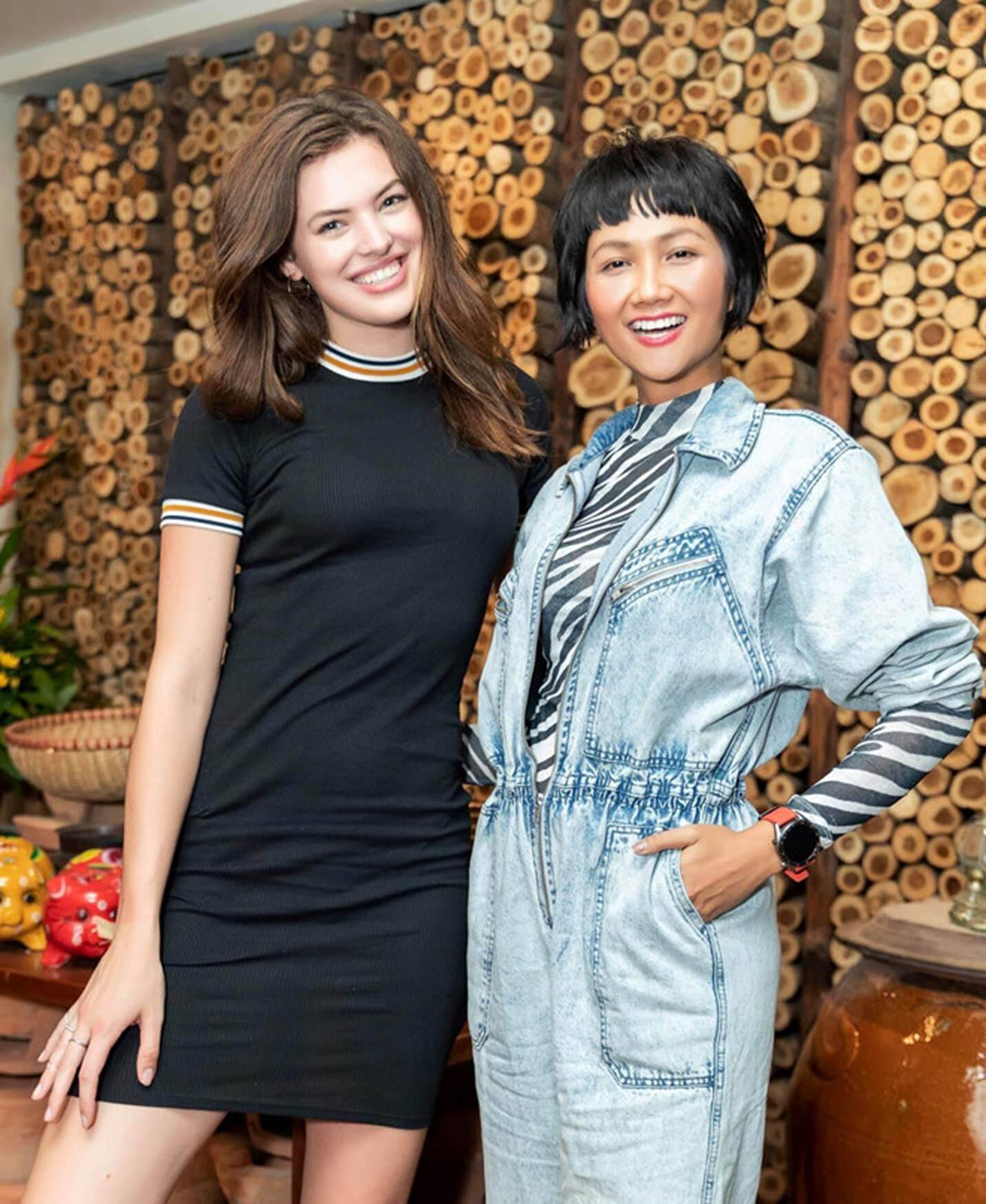 Vẻ đẹp rực rỡ của mỹ nhân Victorias Secret vừa đến VN thăm HHen Niê-2