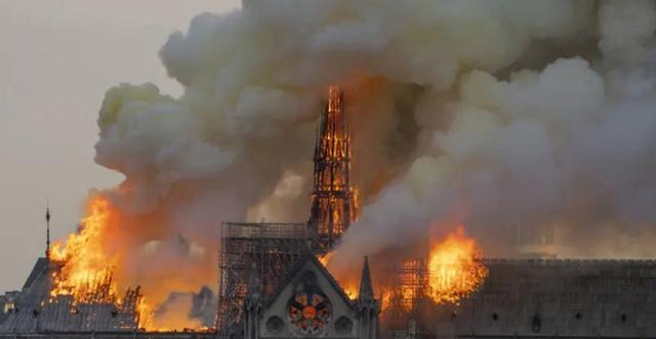 Đại gia lập tức hứa chi hơn 2,6 nghìn tỷ đồng để xây lại Nhà thờ Đức Bà Paris là ai?-2