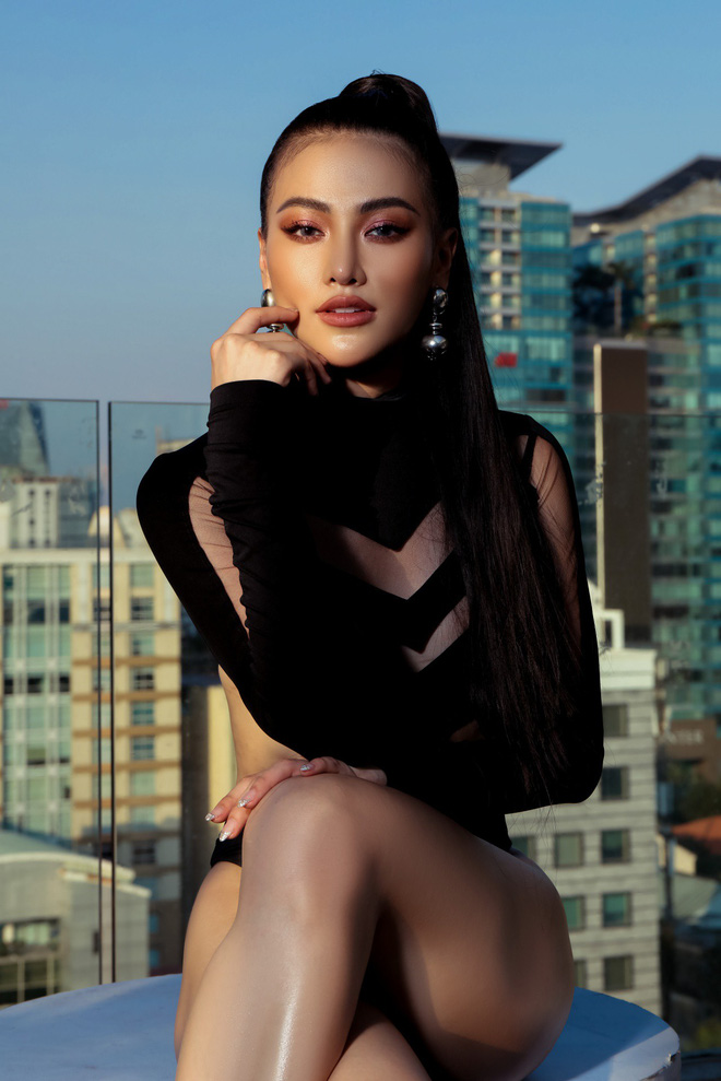 Hoa hậu Phương Khánh tung loạt ảnh mặc bikini nóng bỏng-11