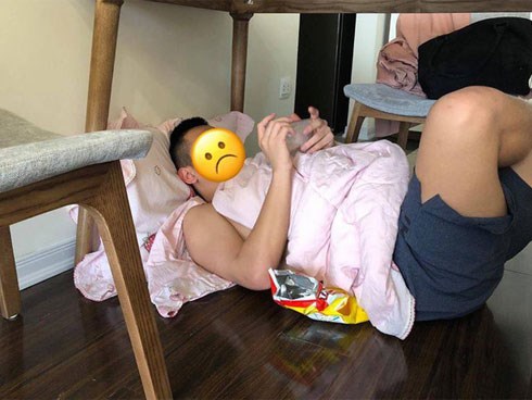 Bị vợ phạt nằm gầm bàn sám hối, anh chồng khiến cánh mày râu sợ xanh mặt khi tâm sự chuyện lấy vợ