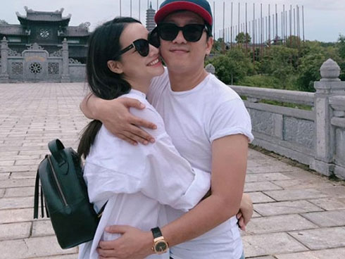 Rò rỉ hình ảnh tiệc sinh nhật Trường Giang: Danh hài ôm hôn, bế bổng Nhã Phương vô cùng hạnh phúc-9