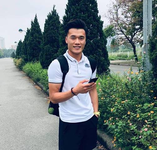 Cơm nhà chỉ có thế này nhưng cũng làm thủ môn Bùi Tiến Dũng xao lòng-1