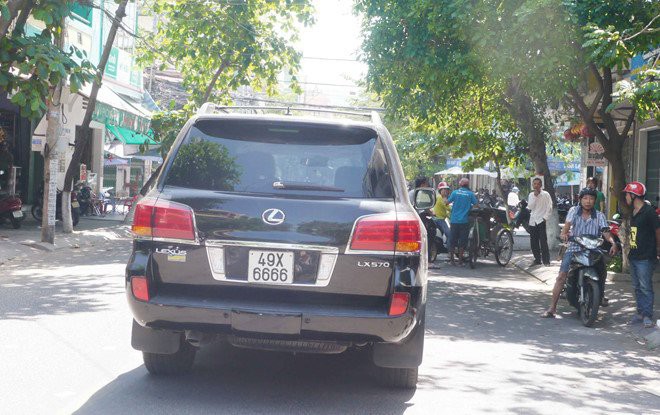 Vụ xe tứ quý 6 tông đoàn đưa tang: Nhân chứng kể chi tiết bất ngờ-2