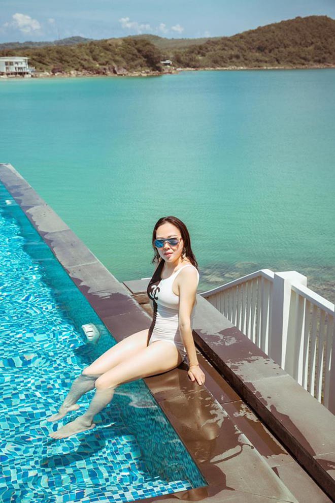 Bạn gái đại gia hơn 7 tuổi của Quách Ngọc Ngoan khoe ảnh bikini gợi cảm-1