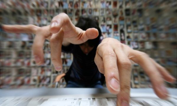 Một bộ phận cộng đồng mạng: Đám đông rảnh rỗi và độc ác-1