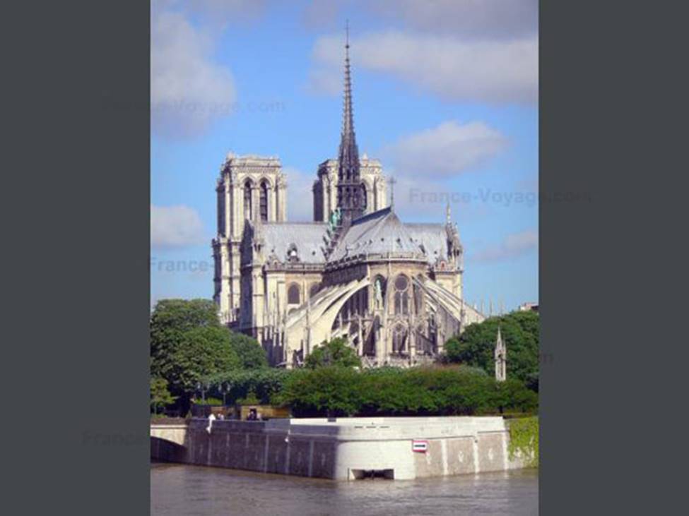 Ngắm lại Nhà thờ Đức Bà Paris, trái tim của nước Pháp trước khi chìm trong biển lửa-5