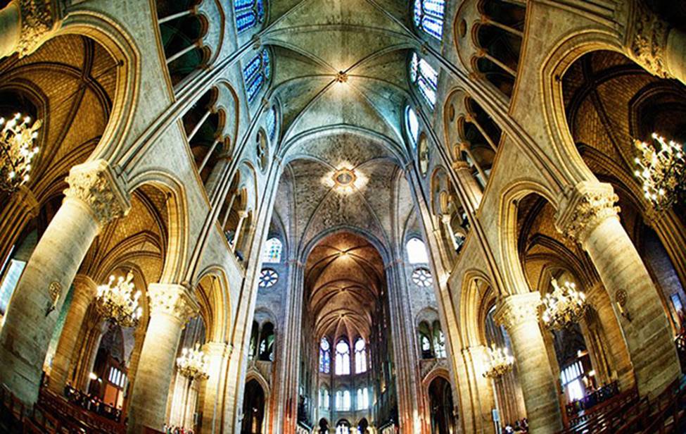 Ngắm lại Nhà thờ Đức Bà Paris, trái tim của nước Pháp trước khi chìm trong biển lửa-8