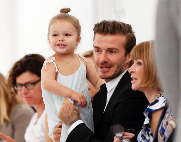 Tiểu công chúa Harper Beckham: Cuộc sống quý tộc phủ kín bằng tình thân và hàng hiệu của cô bé hạnh phúc nhất Hollywood-5
