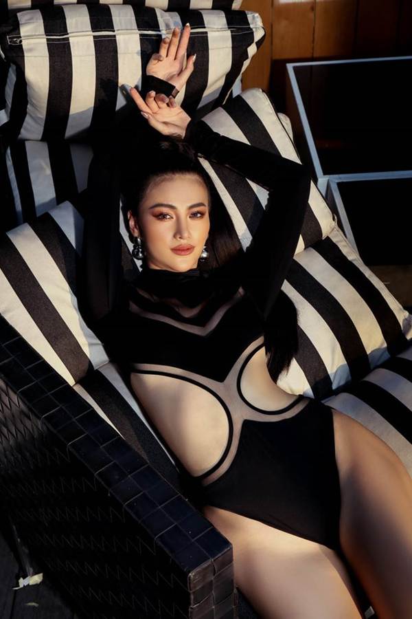 Á hậu Phương Nga mặc váy xẻ gợi cảm, tình tứ bên bạn trai Bình An trên thảm đỏ-16