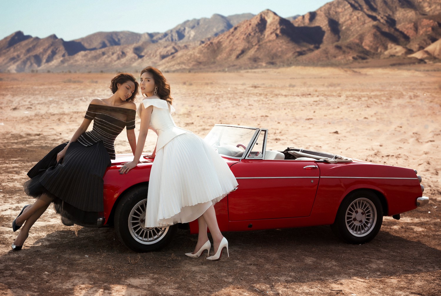 Kỳ Duyên và Minh Triệu ngày càng gắn bó, ôm ấp cực tình tứ giữa sa mạc-6