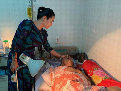 Nghệ sĩ Lê Bình 3 ngày không ăn, đau đớn bật khóc khi Đại Nghĩa, Trịnh Kim Chi đến thăm-6