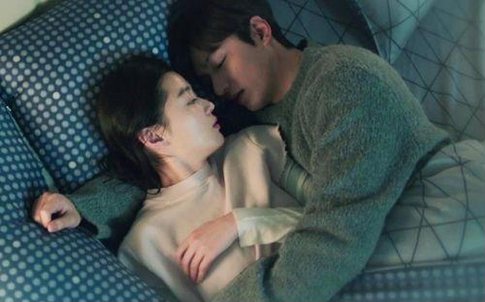 Đêm nào chồng cũng ôm máy tính tới sáng, tôi cay đắng khi biết lý do-1