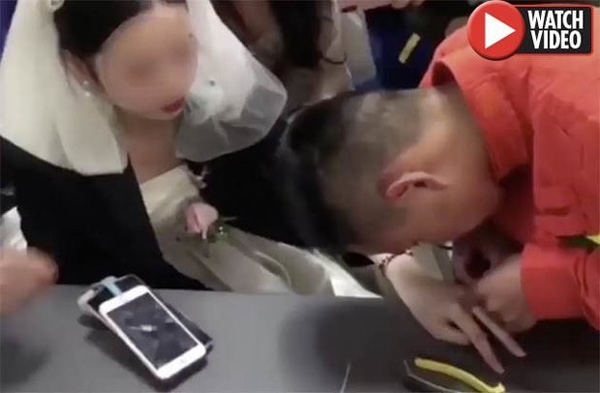 Video: Cô dâu chưa cưới đã phải cắt nhẫn kim cương-1