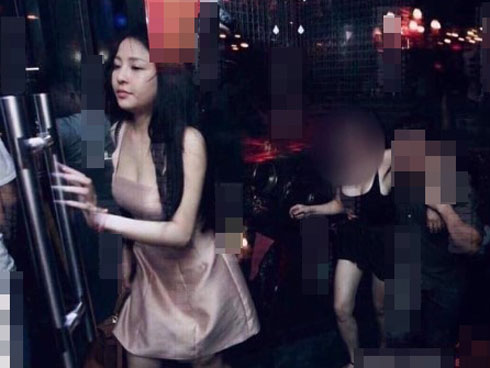 Vẻ gợi cảm và chuyện tình ái của 3 hot girl tên Trâm Anh-14