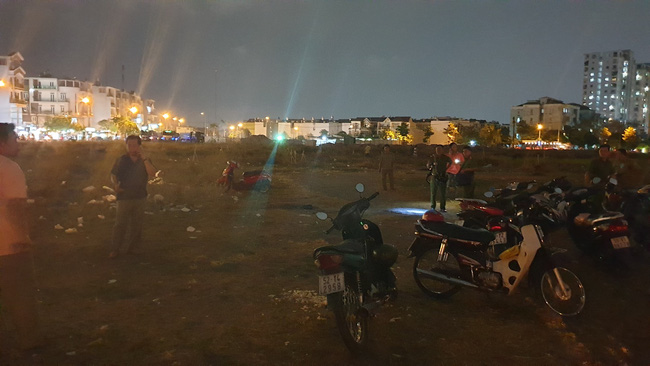 Đôi nam nữ nghi tưới xăng tự thiêu, bốc cháy như ngọn đuốc sống giữa Sài Gòn-3