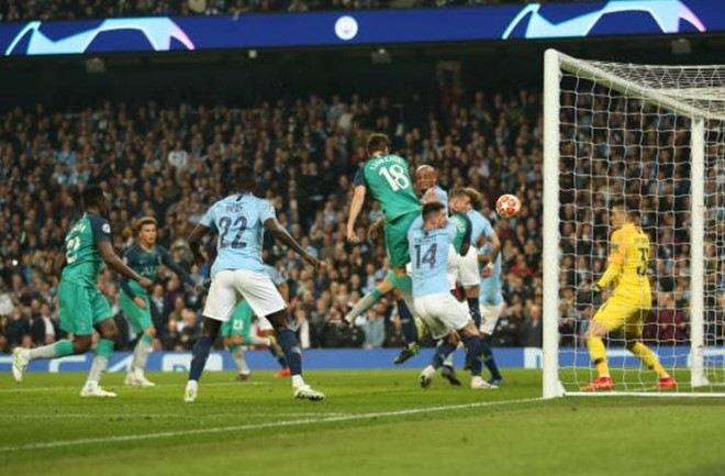 Màn rượt đuổi điên rồ giữa Man City và Tottenham đi vào lịch sử-1