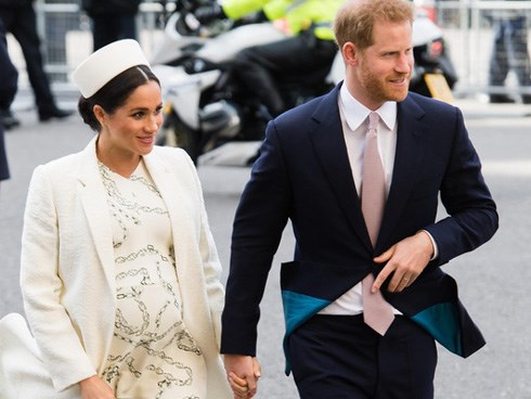 Vợ chồng Công nương Meghan gấp rút tìm nam