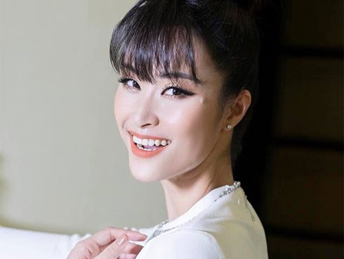 Phản ứng của Đông Nhi khi bất ngờ bị Lệ Quyên đá xéo không xứng đáng giành giải Cống Hiến