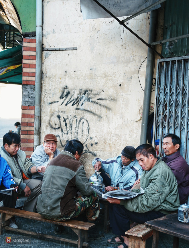 Quán cà phê vợt độc nhất vô nhị ở Đà Lạt, 30 năm chỉ bán từ 4 giờ sáng đến hơn 7 giờ sáng mỗi ngày-4