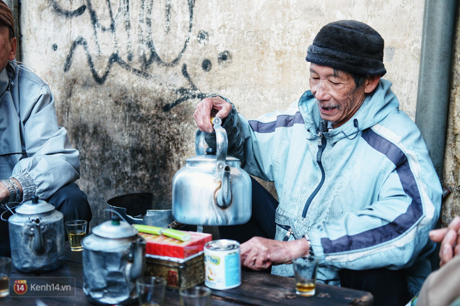Quán cà phê vợt độc nhất vô nhị ở Đà Lạt, 30 năm chỉ bán từ 4 giờ sáng đến hơn 7 giờ sáng mỗi ngày-9
