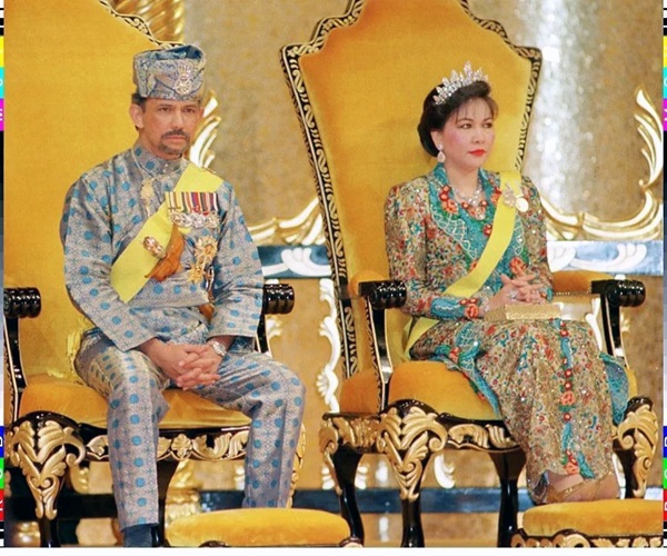 Quốc vương Brunei: Ba vợ 12 con và huyền thoại máy bay dát vàng, đội siêu xe vô đối toàn cầu-5
