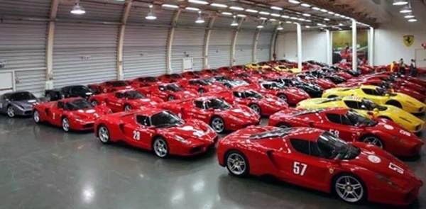 Quốc vương Brunei: Ba vợ 12 con và huyền thoại máy bay dát vàng, đội siêu xe vô đối toàn cầu-13