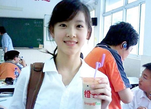 Hot girl trà sữa từ tỷ phú trẻ nhất Trung Quốc đến cô vợ đáng thương-1