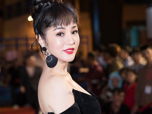 Bé Tin Tin vừa nhảy vừa hát-1