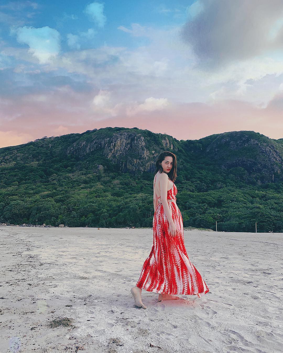 Lộ bằng chứng Bảo Anh - Hồ Quang Hiếu đi du lịch chung, lần này còn có cả nhạc mẫu hộ tống cặp đôi?-1